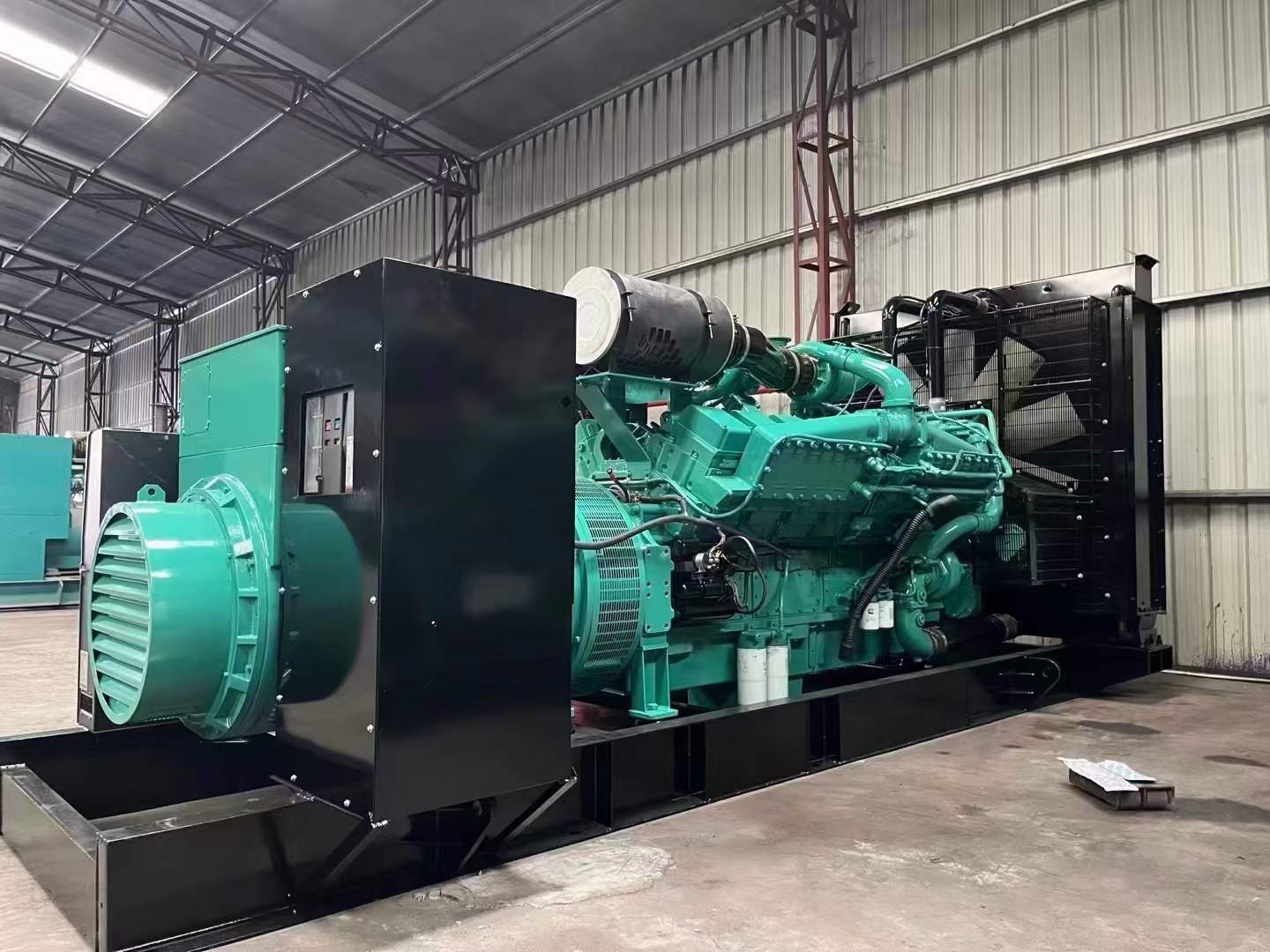 梅列如何降低 800kW 柴油发电机输出电流的波动？
